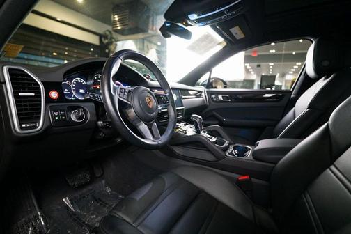 2023 Porsche Cayenne 