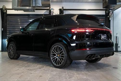 2023 Porsche Cayenne 