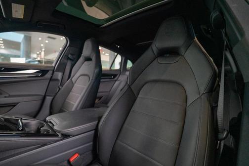 2025 Porsche Panamera 4