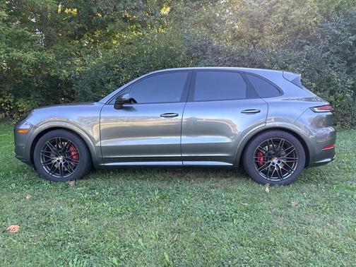 2025 Porsche Cayenne GTS