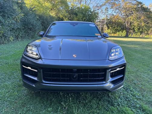 2025 Porsche Cayenne GTS