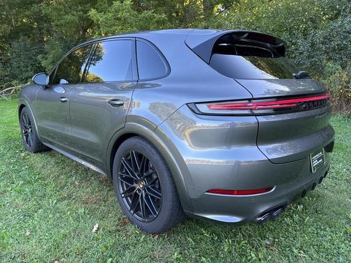 2025 Porsche Cayenne GTS