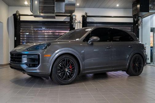 2025 Porsche Cayenne GTS
