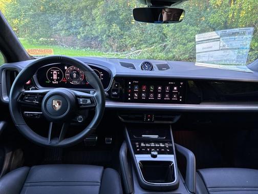 2025 Porsche Cayenne GTS