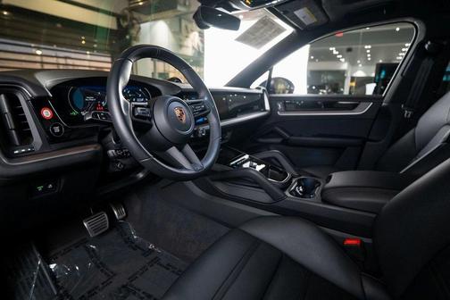 2025 Porsche Cayenne GTS