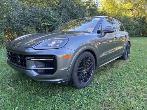 2025 Porsche Cayenne GTS