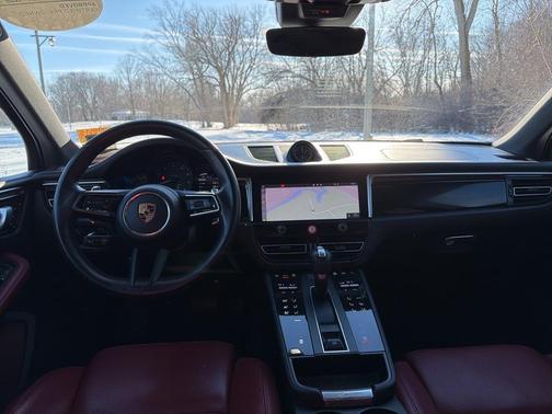2024 Porsche Macan 
