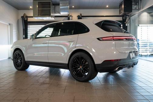 2025 Porsche Cayenne Base