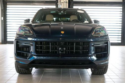 Blue Metallic 2025 Porsche Cayenne Base