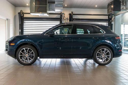 Blue Metallic 2025 Porsche Cayenne Base
