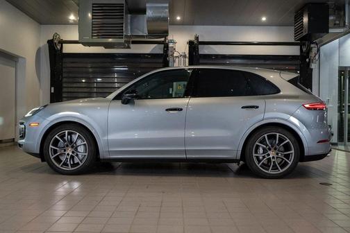 2022 Porsche Cayenne Turbo