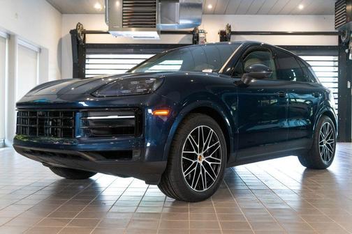 Blue Metallic 2024 Porsche Cayenne Base
