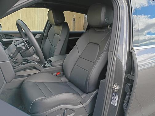 2025 Porsche Cayenne Base