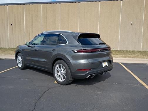 2025 Porsche Cayenne Base