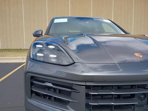 2025 Porsche Cayenne Base