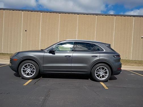 2025 Porsche Cayenne Base