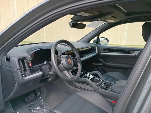 2025 Porsche Cayenne Base