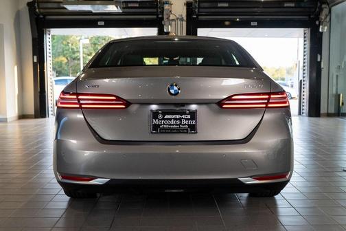 2025 BMW 530 i xDrive