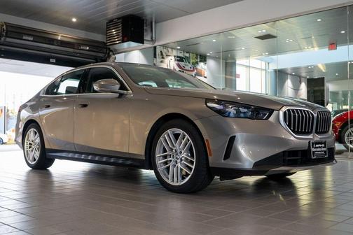 2025 BMW 530 i xDrive