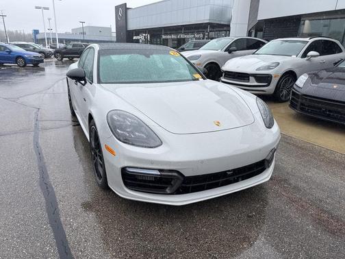 2022 Porsche Panamera E-Hybrid Turbo S