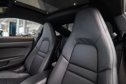 2025 Porsche 911 Carrera