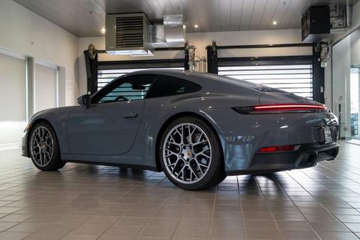 2025 Porsche 911 Carrera