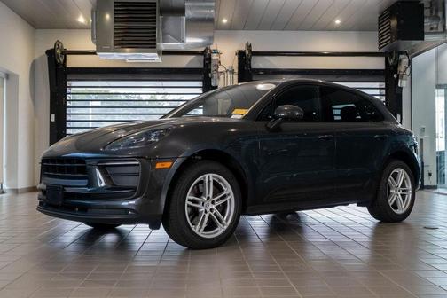 2022 Porsche Macan Base