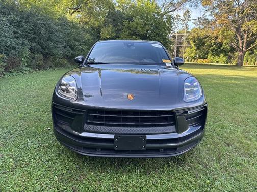 2022 Porsche Macan Base