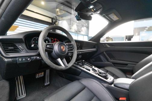 2025 Porsche 911 Carrera S