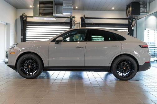 Chalk 2025 Porsche Cayenne AWD