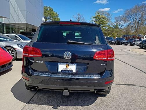 Moonlight Blue Pearl 2014 Volkswagen Touareg TDI