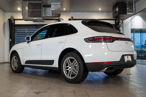 2021 Porsche Macan Base