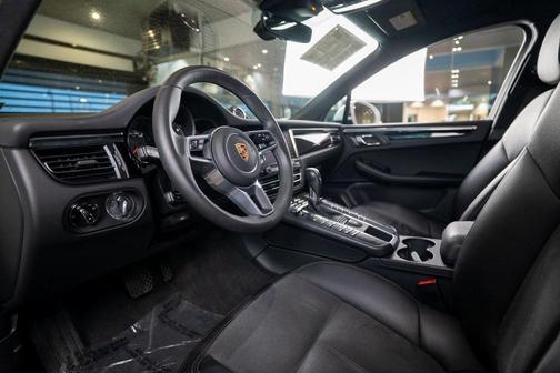 2021 Porsche Macan Base