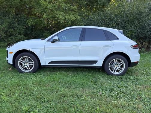 2021 Porsche Macan Base