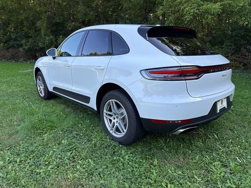 2021 Porsche Macan Base