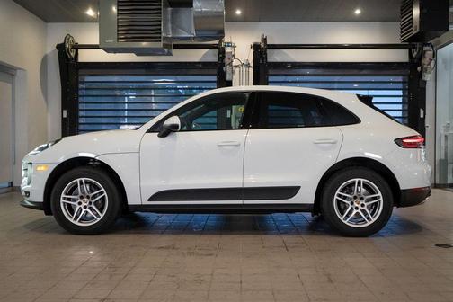 2021 Porsche Macan Base