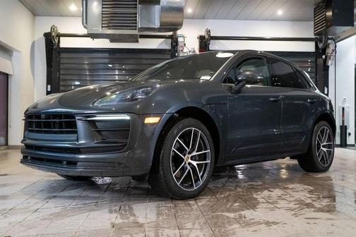 2022 Porsche Macan Base