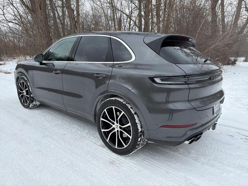 2024 Porsche Cayenne Base