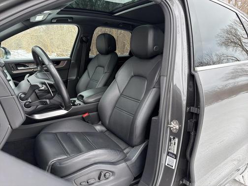 2024 Porsche Cayenne Base