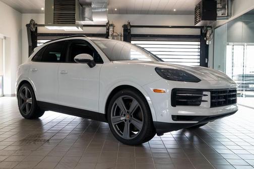 2025 Porsche Cayenne Base