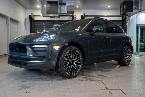 2026 Porsche Macan Base