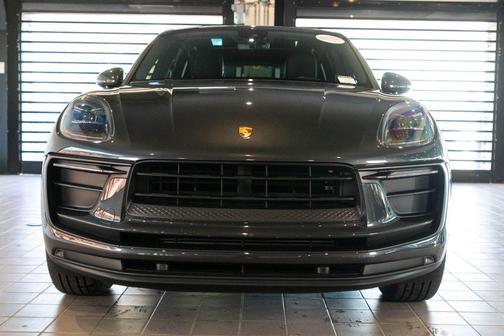 Volcano Grey Metallic 2022 Porsche Macan Base