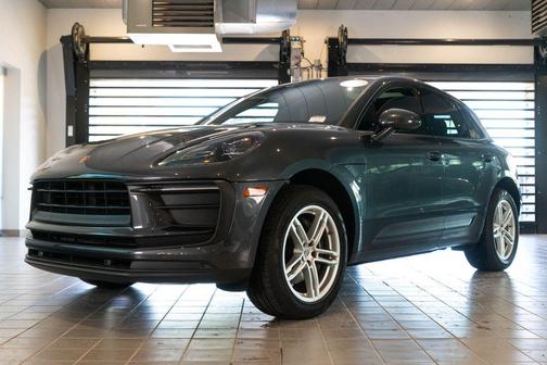 Volcano Grey Metallic 2022 Porsche Macan Base