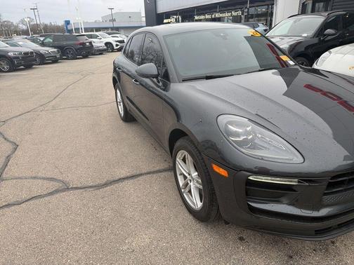 Volcano Grey Metallic 2022 Porsche Macan Base