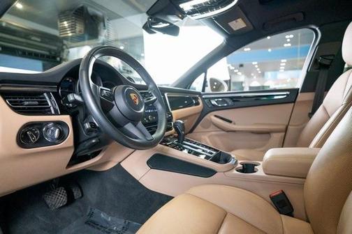 2022 Porsche Macan Base