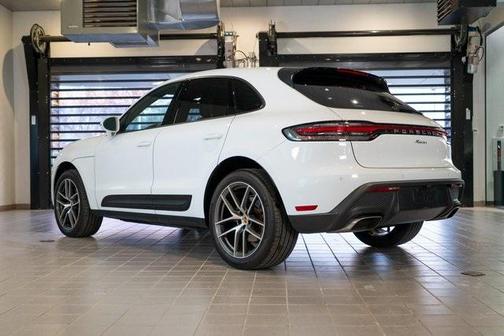 2022 Porsche Macan Base