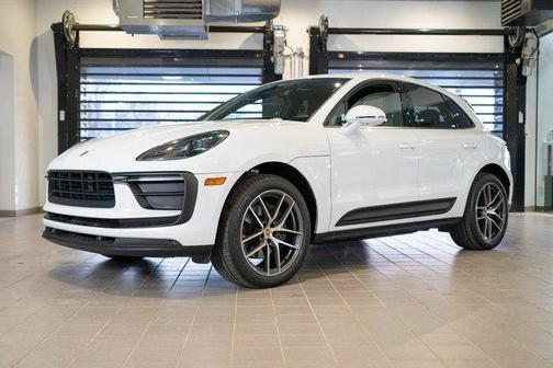 2022 Porsche Macan Base