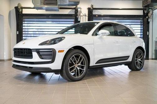 2022 Porsche Macan Base