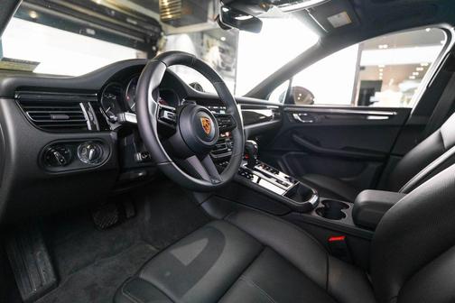 Jet Black Metallic 2026 Porsche Macan S