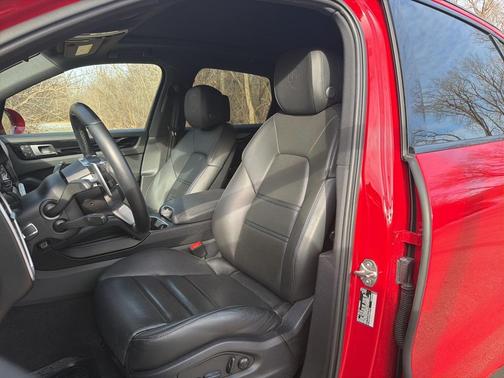 2023 Porsche Cayenne 